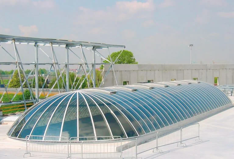 Blog - Cobertura Fixa Abobadada. Policarbonato Compacto Cristal